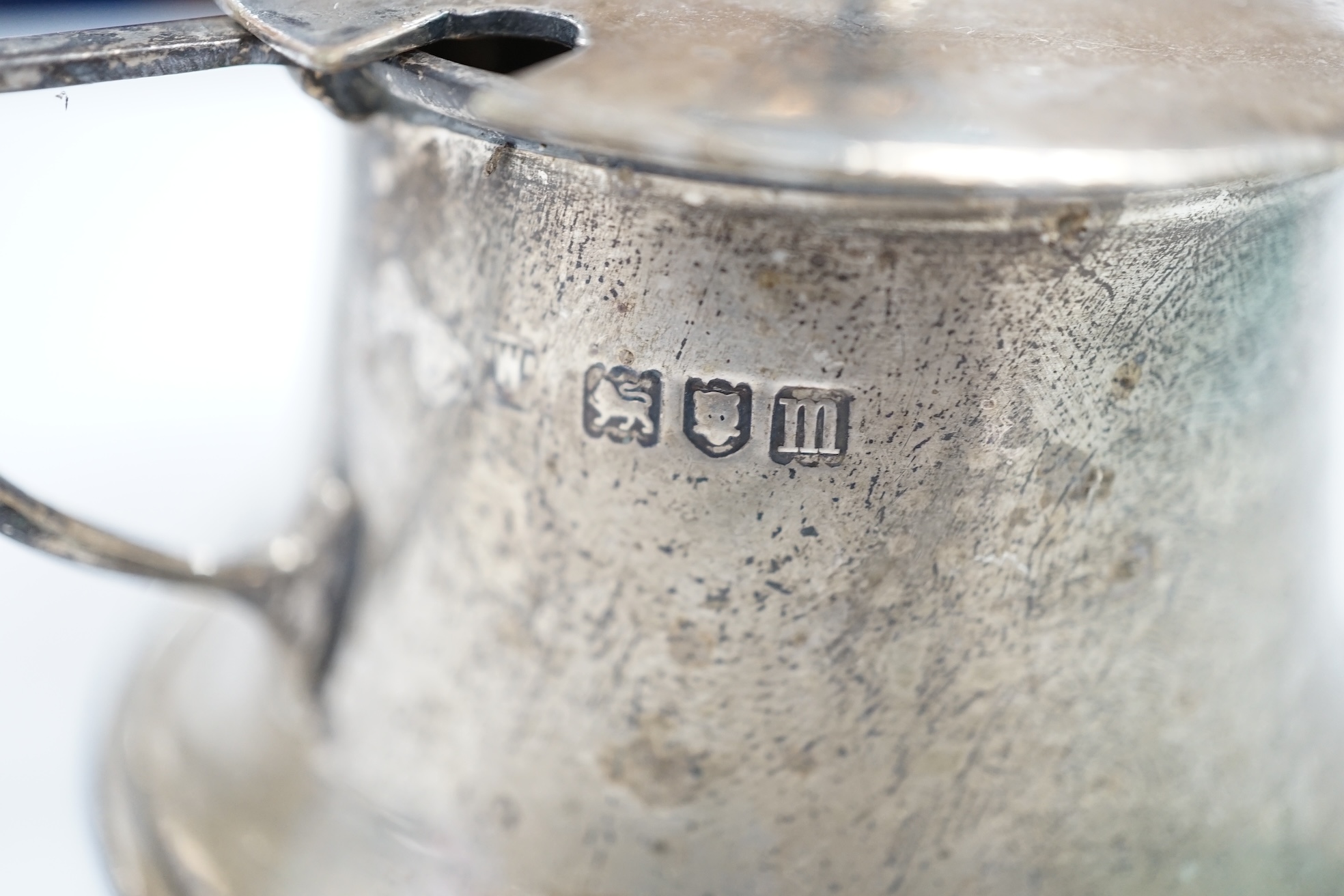 A collection of small silver collectables including a mounted hip flask, five napkin rings, two mounted toilet jars, trinket box, two wine labels, three condiments, a silver collar and a small trophy cup. Condition - poo